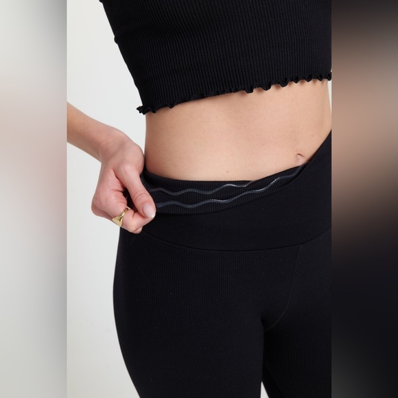 Peloton x Spiritual Gangster Love Sculpt 7/8 Seamless Legging - Picture 2 of 11